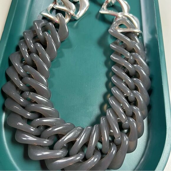 Trendy Oversized Acrylic Resin Chain Link Gray Silver Toned Statement Necklace - Picture 4 of 11
